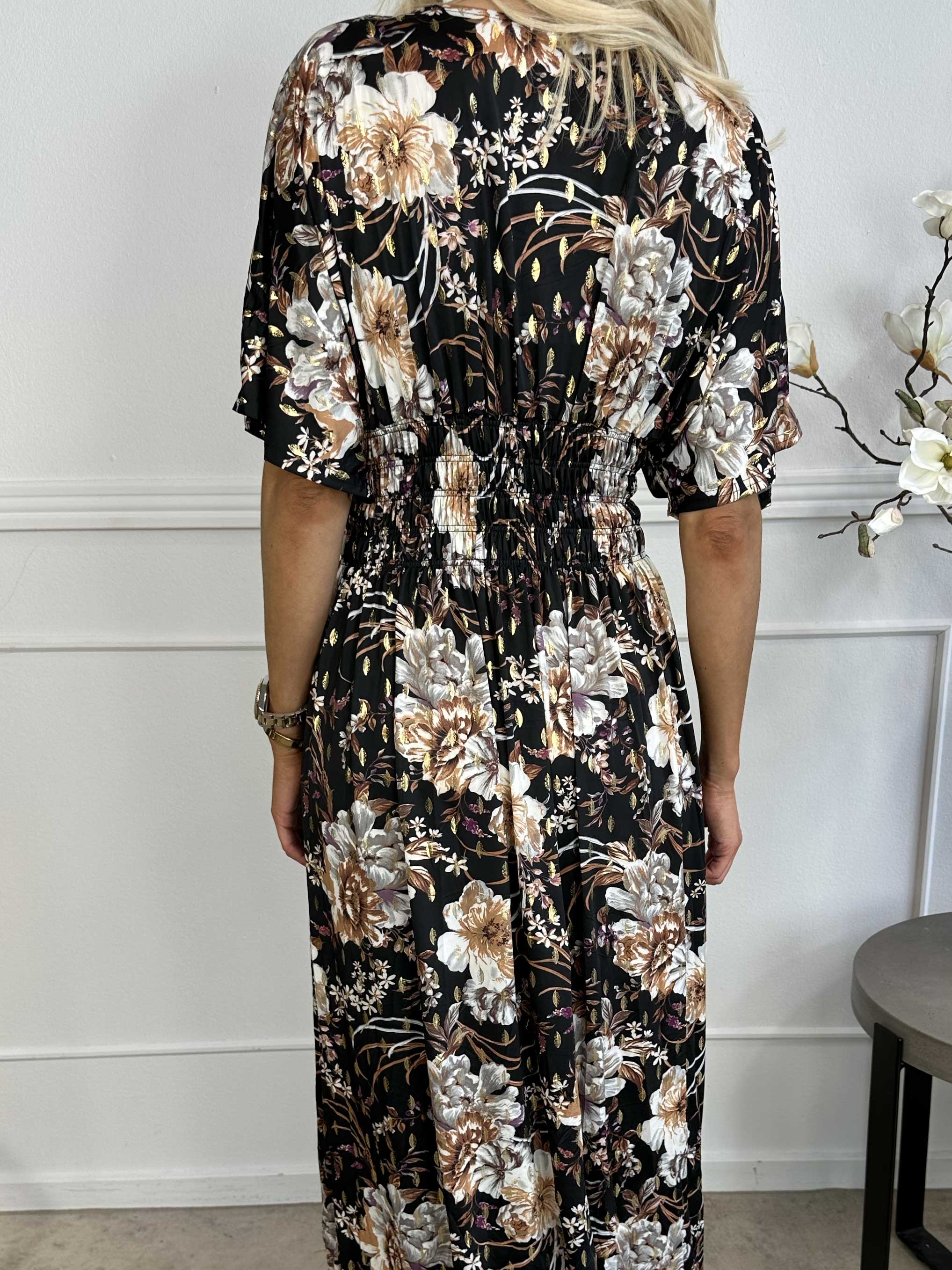 Pams Gold Flower - Lang elastisk kjole i krølfrit stof